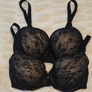 Wacoal Black Lace Underwire Bra with Molded Cups